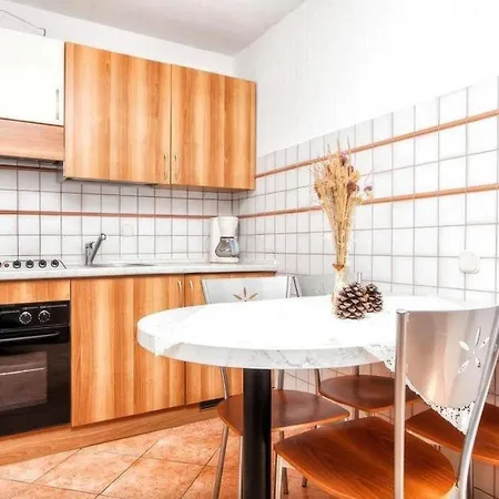 Apartments Carmen Premantura 게스트하우스 3*
